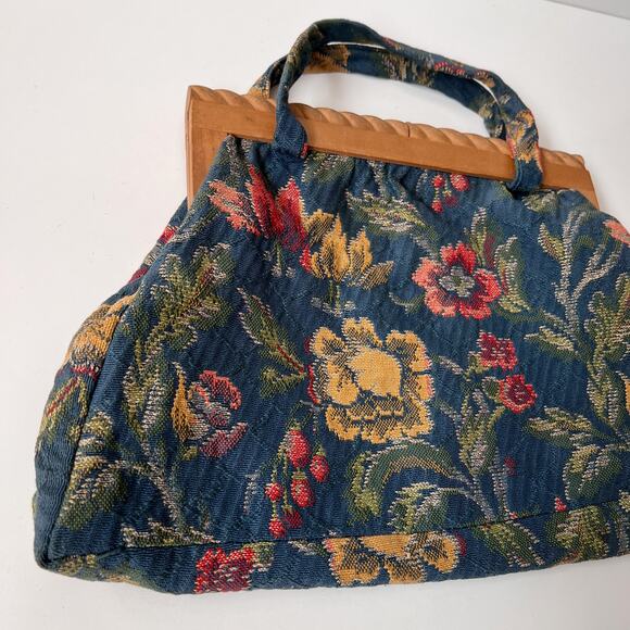 SOLD floral tapestry handbag carved wood frame‎ whimsical victorian purse - Picture 3 of 7